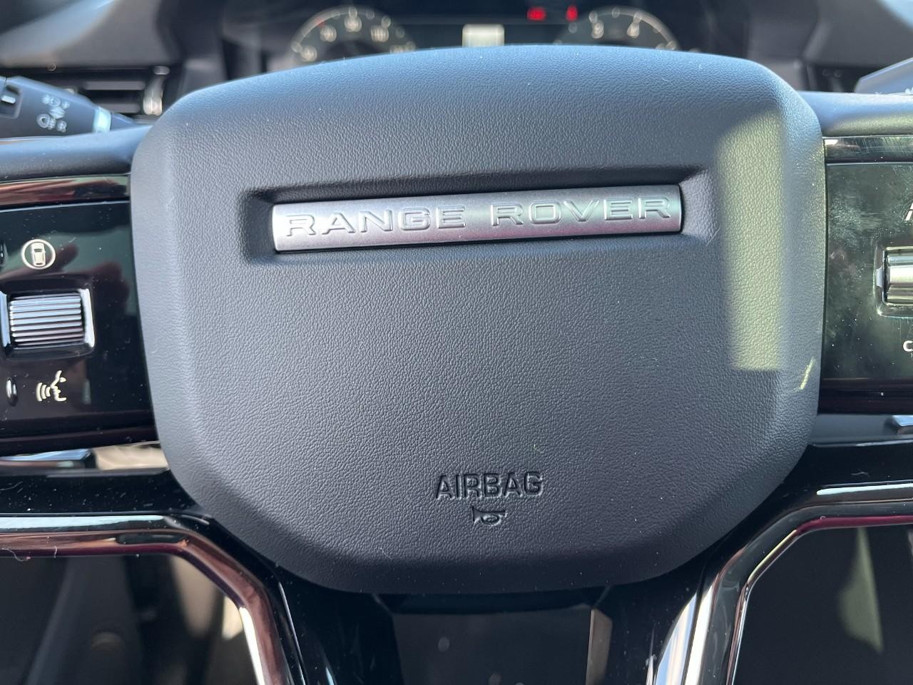 Land Rover Range Rover Evoque Vehicle Full-screen Gallery Image 22