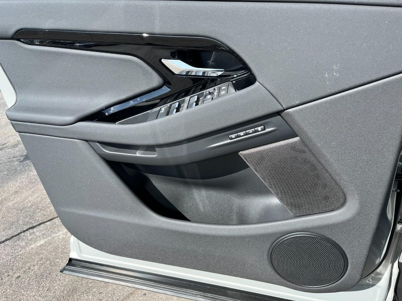 Land Rover Range Rover Evoque Vehicle Full-screen Gallery Image 29