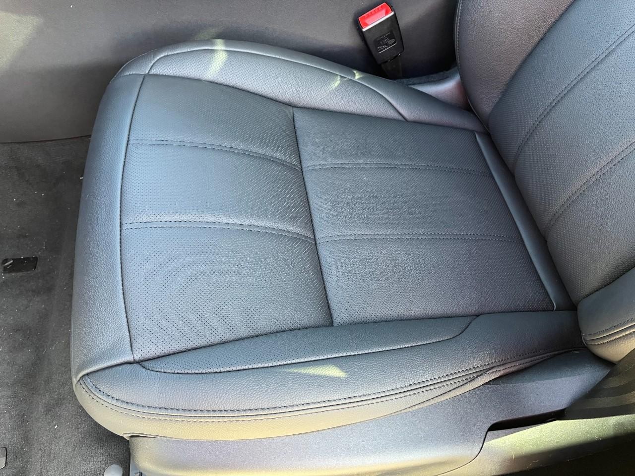 Land Rover Range Rover Evoque Vehicle Full-screen Gallery Image 36