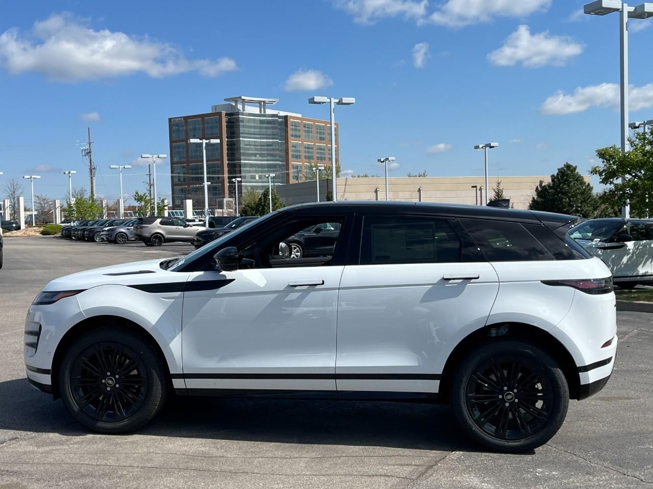 Land Rover Range Rover Evoque Vehicle Full-screen Gallery Image 2