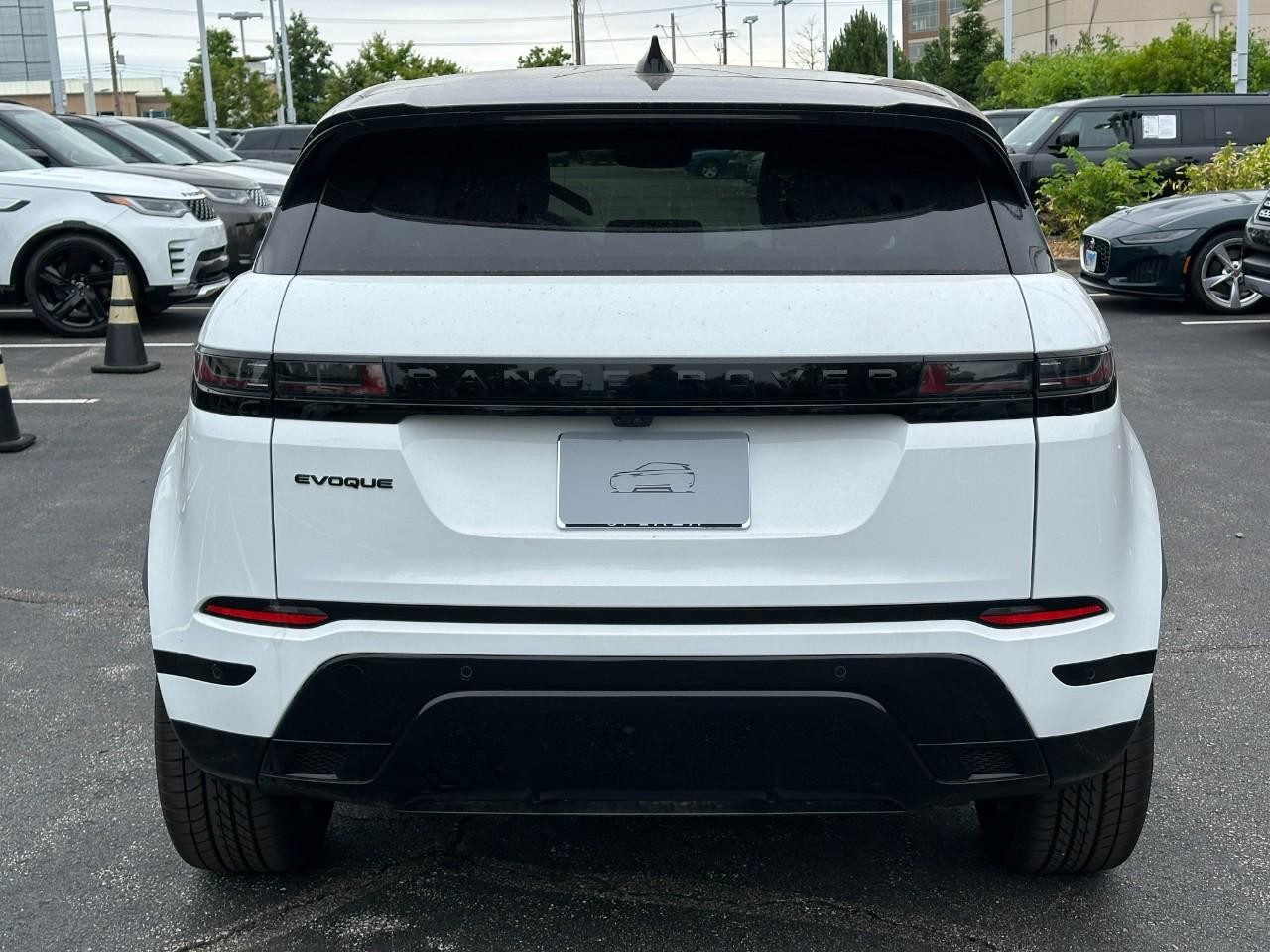 Land Rover Range Rover Evoque Vehicle Full-screen Gallery Image 4