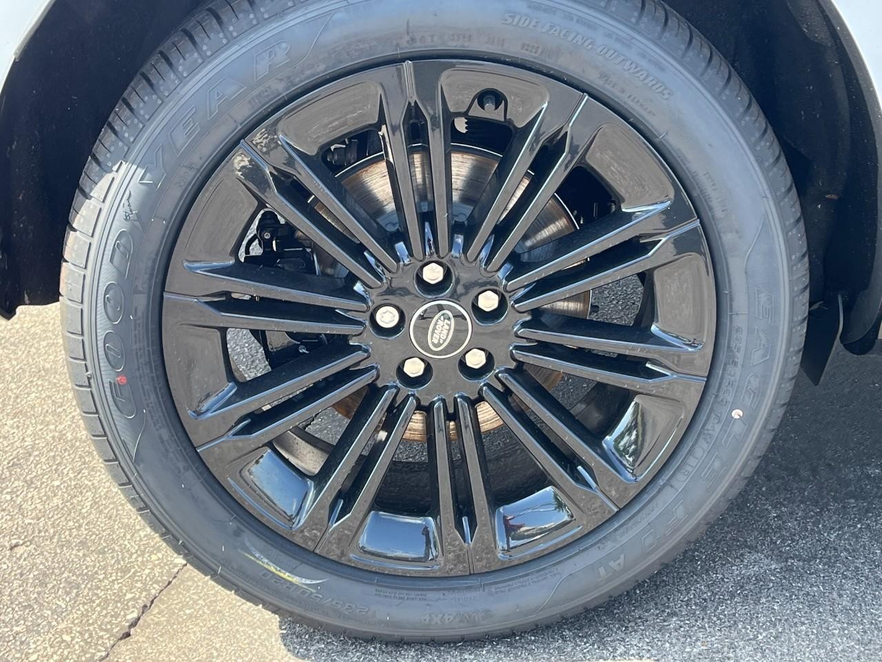 Land Rover Range Rover Evoque Vehicle Full-screen Gallery Image 6