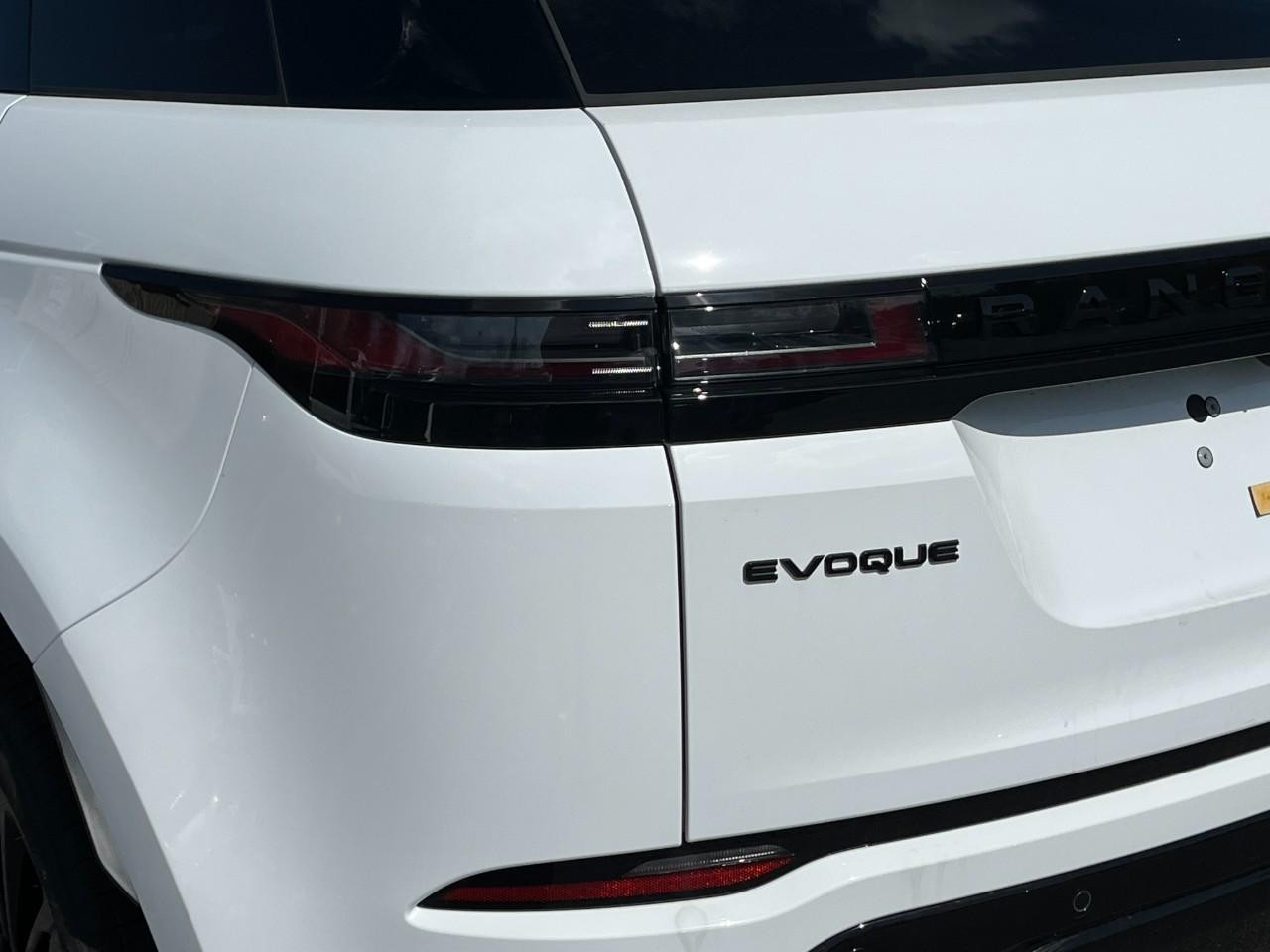 Land Rover Range Rover Evoque Vehicle Full-screen Gallery Image 12