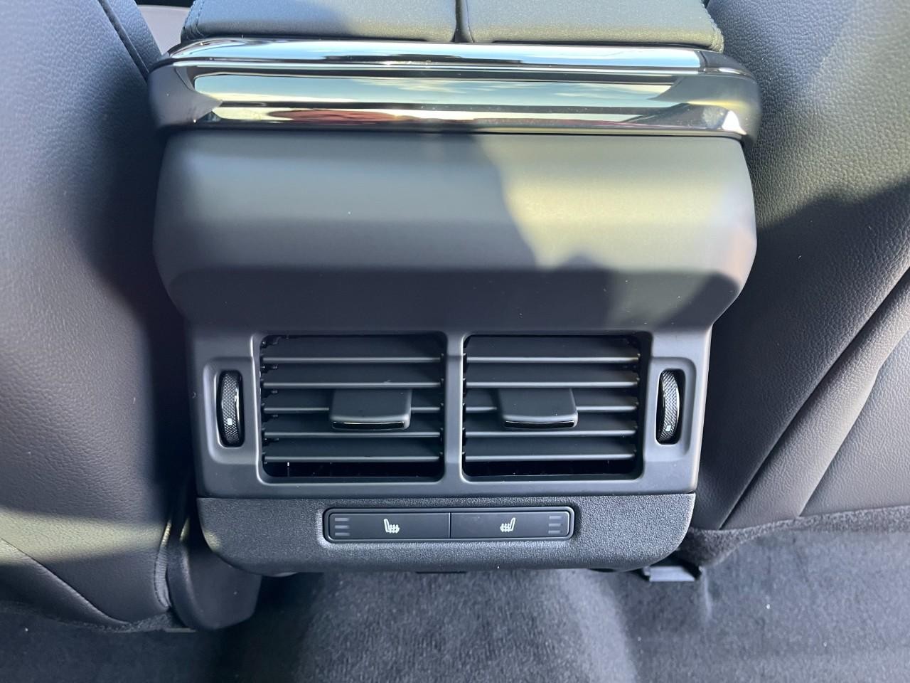 Land Rover Range Rover Evoque Vehicle Full-screen Gallery Image 19