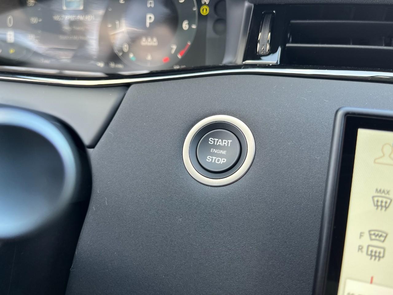 Land Rover Range Rover Evoque Vehicle Full-screen Gallery Image 30