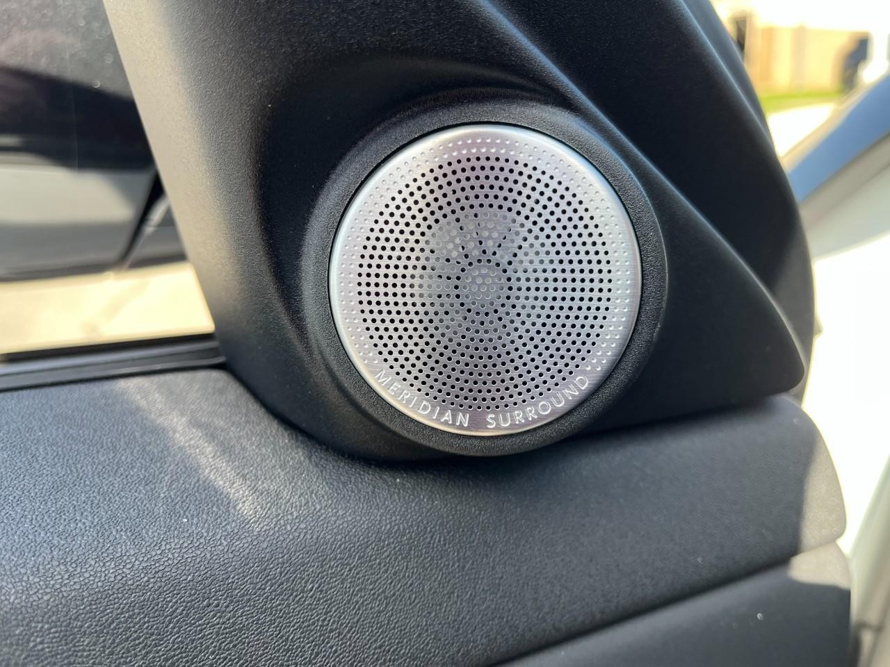 Land Rover Range Rover Evoque Vehicle Full-screen Gallery Image 32