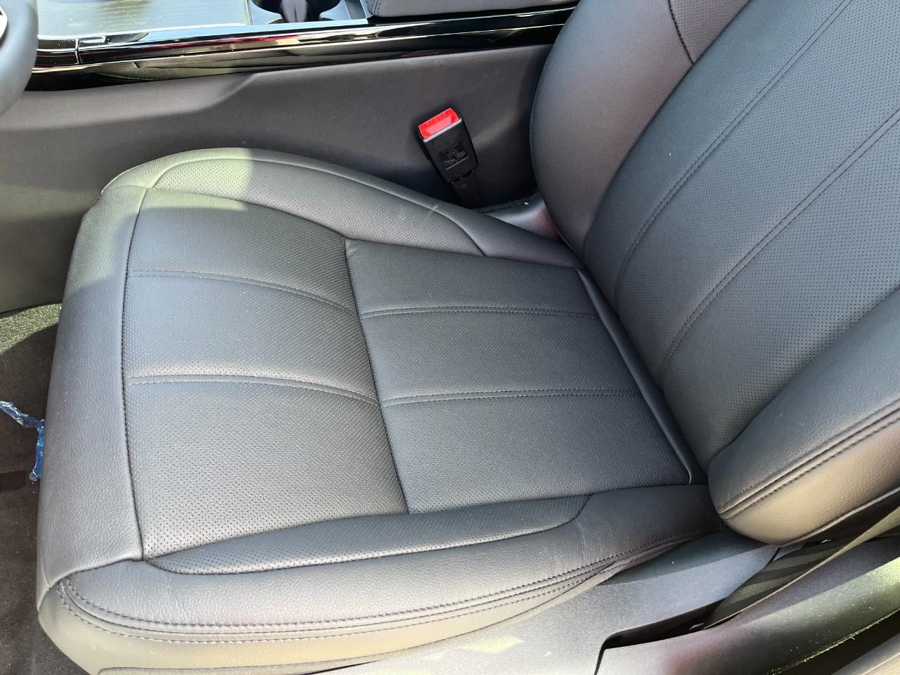 Land Rover Range Rover Evoque Vehicle Full-screen Gallery Image 38