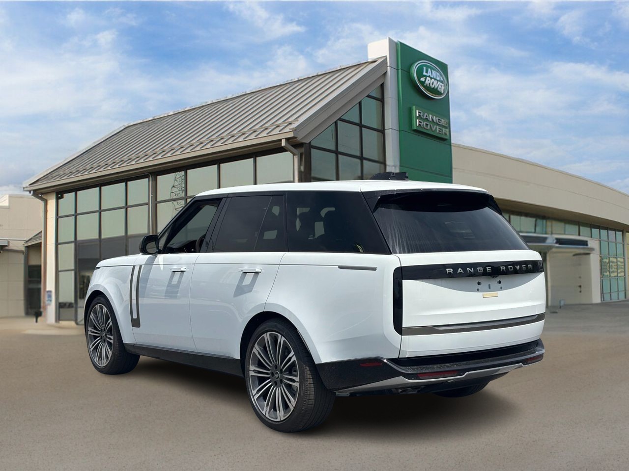 Land Rover Range Rover Vehicle Full-screen Gallery Image 3