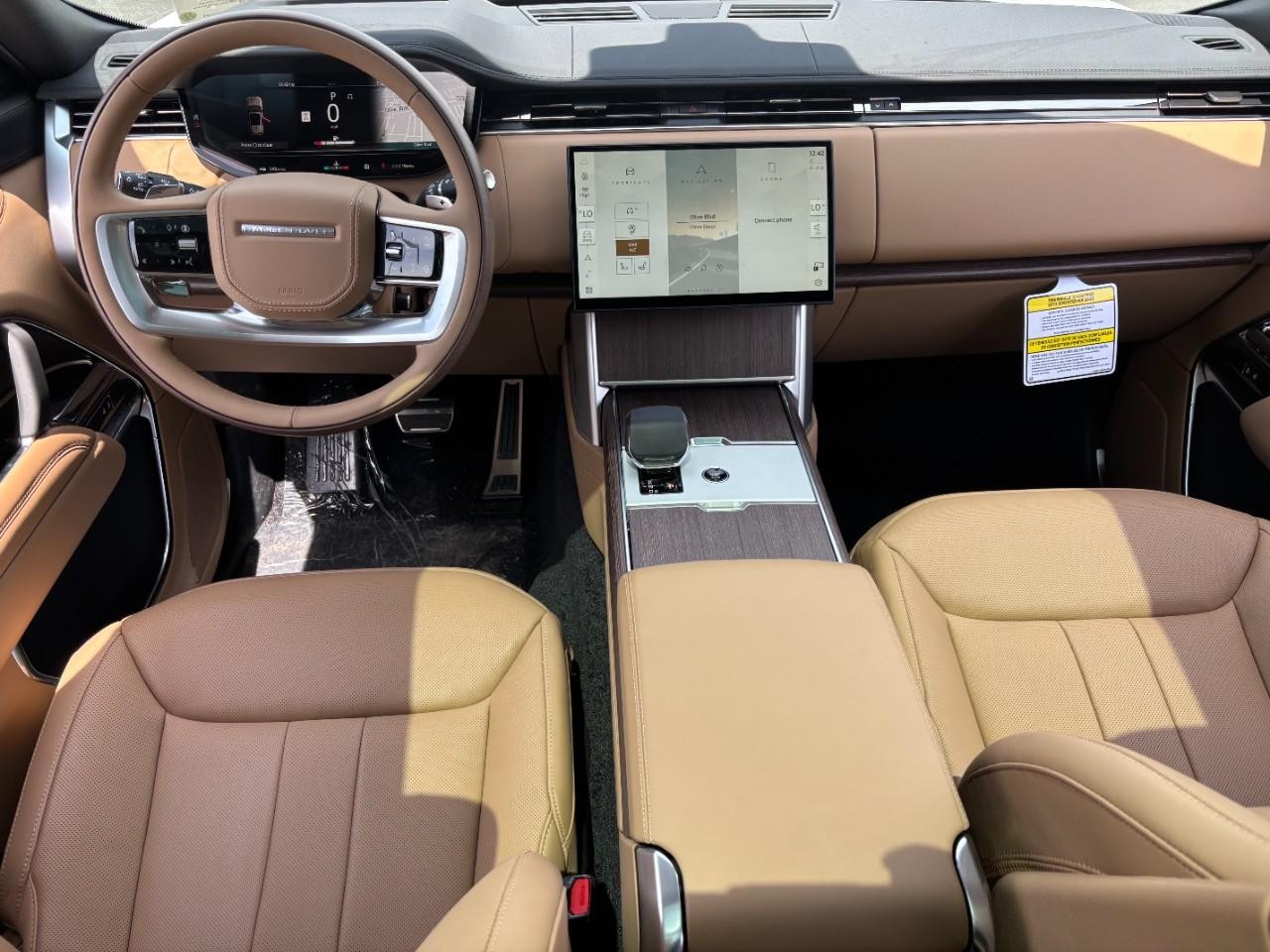 Land Rover Range Rover Vehicle Full-screen Gallery Image 14