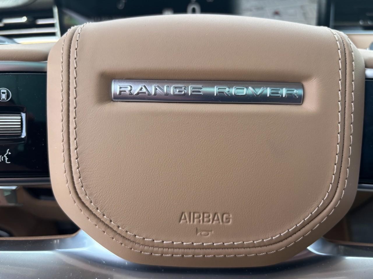 Land Rover Range Rover Vehicle Full-screen Gallery Image 22