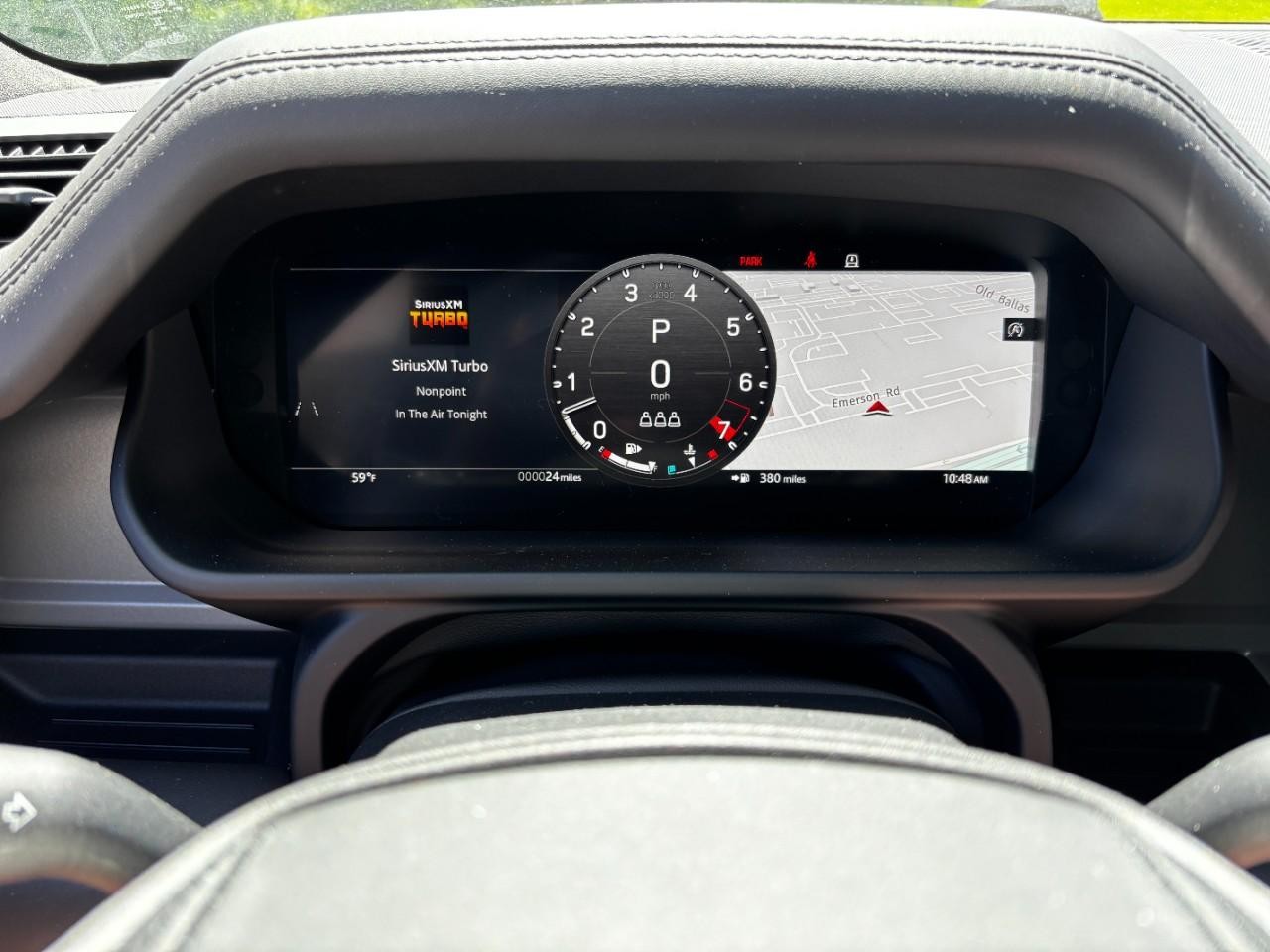 Land Rover Defender Vehicle Full-screen Gallery Image 25