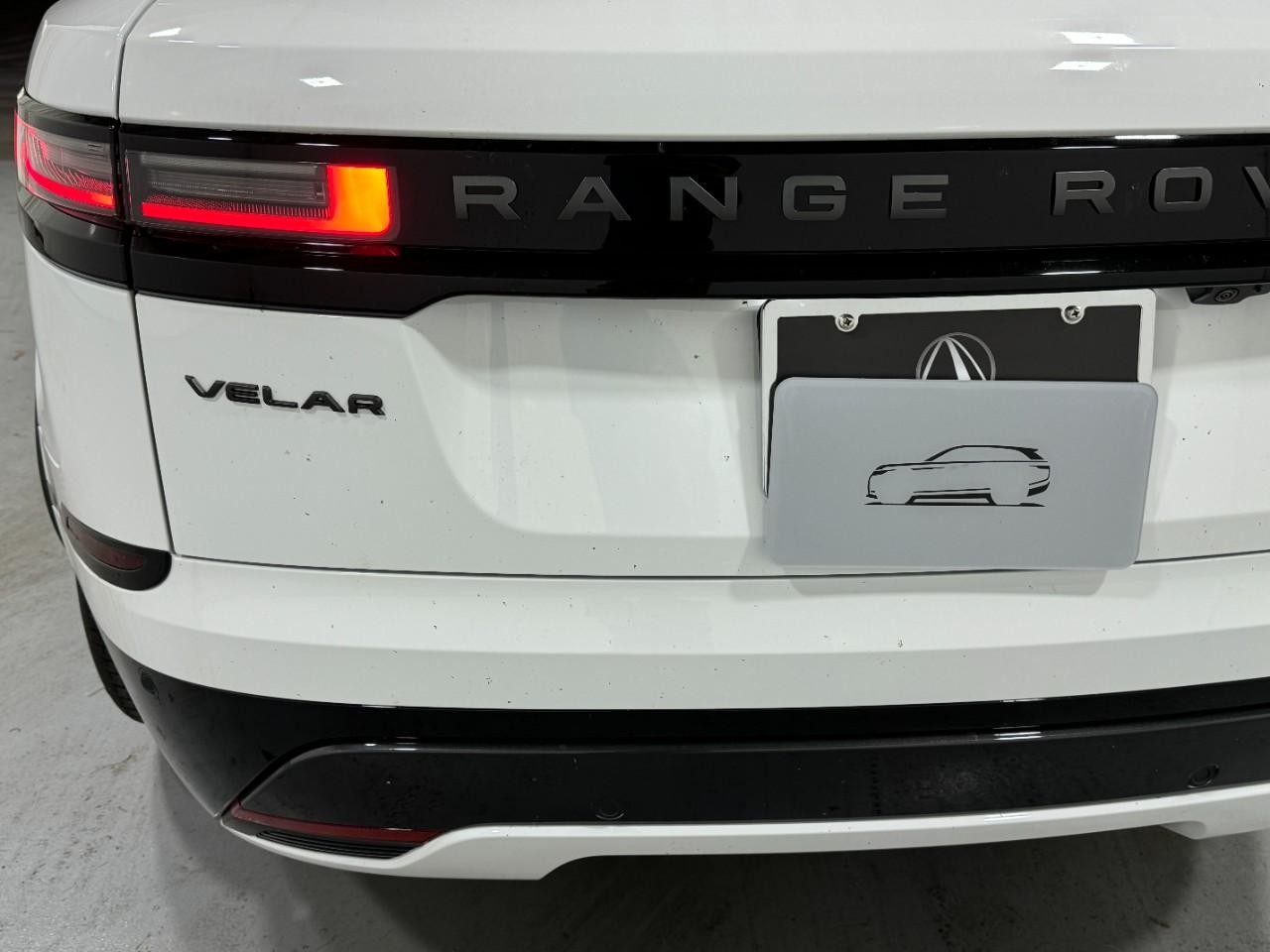 Land Rover Range Rover Velar Vehicle Full-screen Gallery Image 10