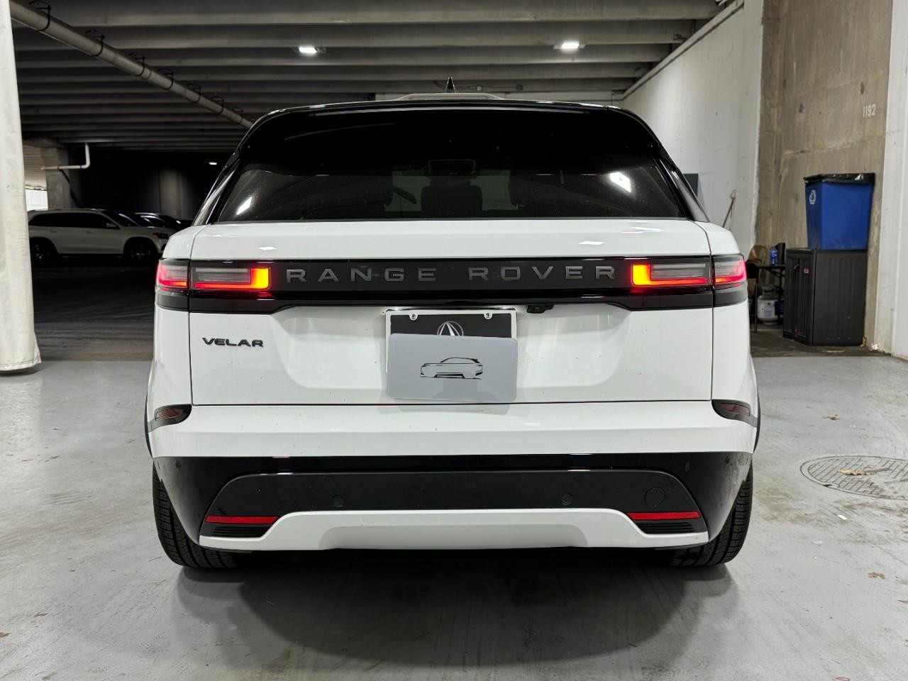 Land Rover Range Rover Velar Vehicle Full-screen Gallery Image 12