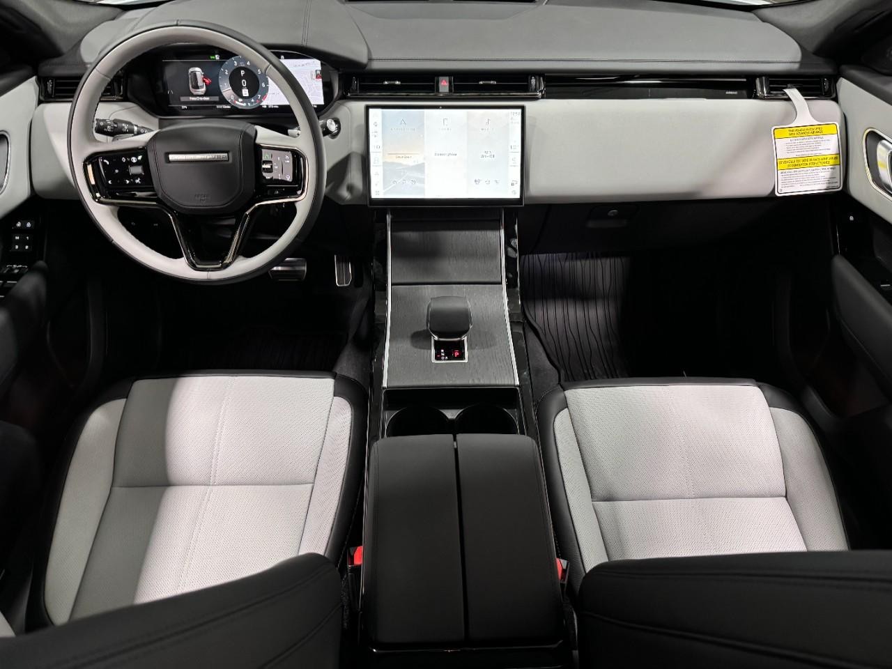 Land Rover Range Rover Velar Vehicle Full-screen Gallery Image 16