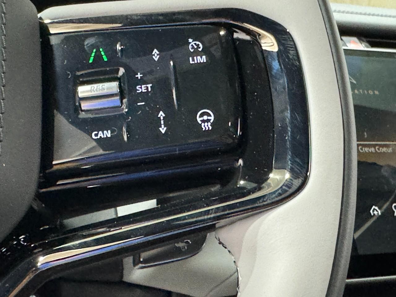 Land Rover Range Rover Velar Vehicle Full-screen Gallery Image 27