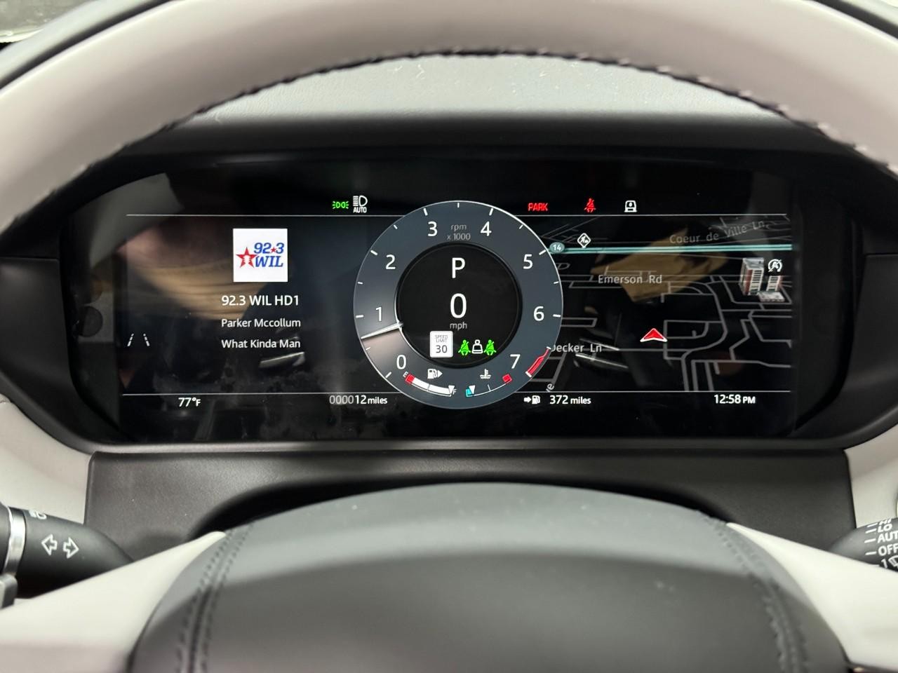 Land Rover Range Rover Velar Vehicle Full-screen Gallery Image 28