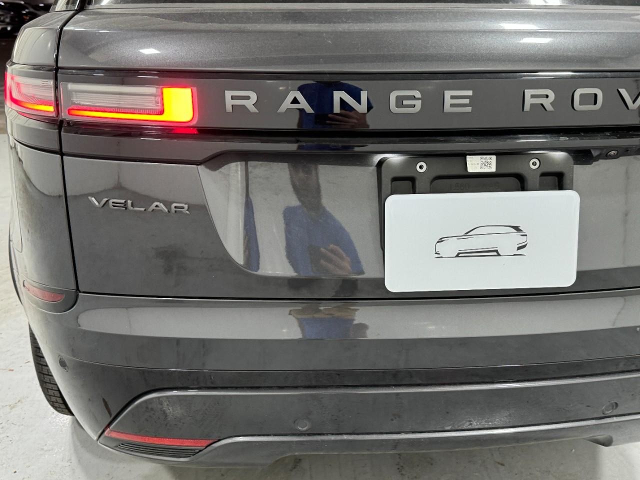 Land Rover Range Rover Velar Vehicle Full-screen Gallery Image 10