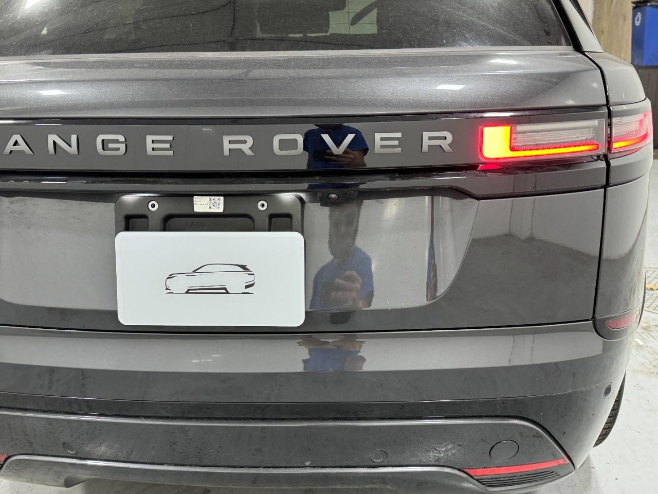 Land Rover Range Rover Velar Vehicle Full-screen Gallery Image 11