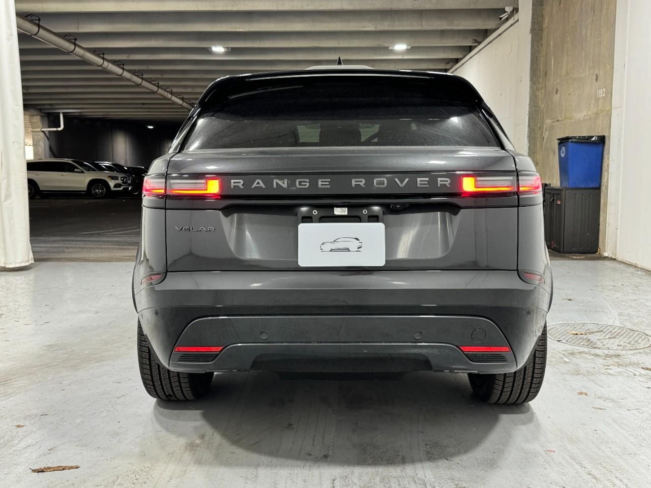 Land Rover Range Rover Velar Vehicle Full-screen Gallery Image 12