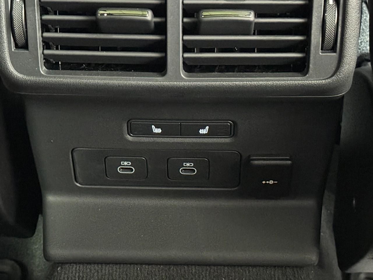 Land Rover Range Rover Velar Vehicle Full-screen Gallery Image 14