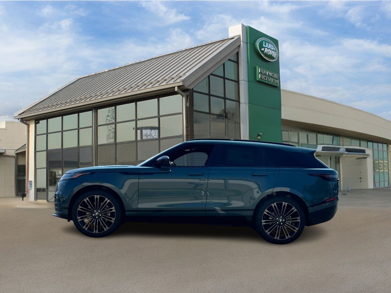 Land Rover Range Rover Velar Vehicle Full-screen Gallery Image 2