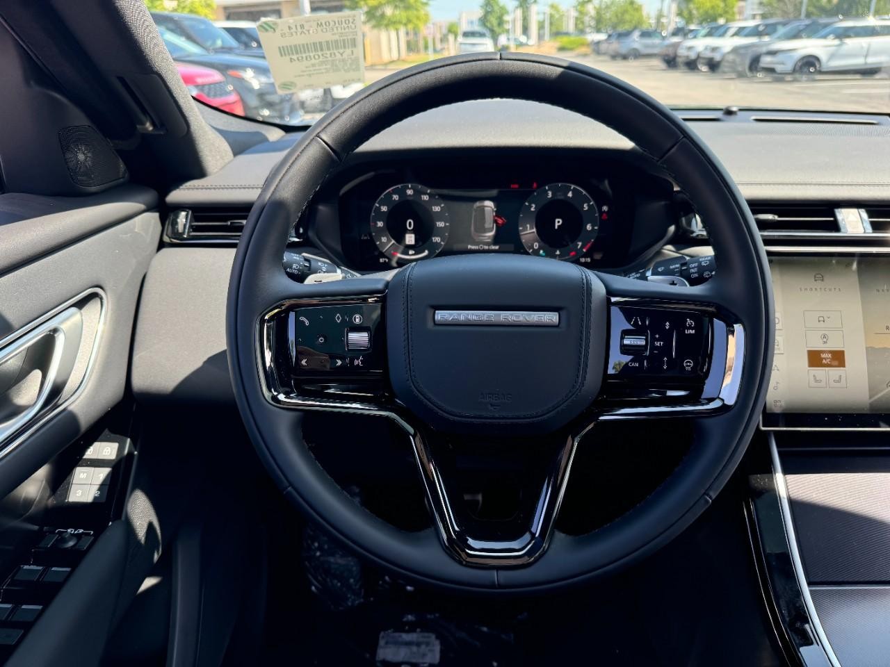 Land Rover Range Rover Velar Vehicle Full-screen Gallery Image 17