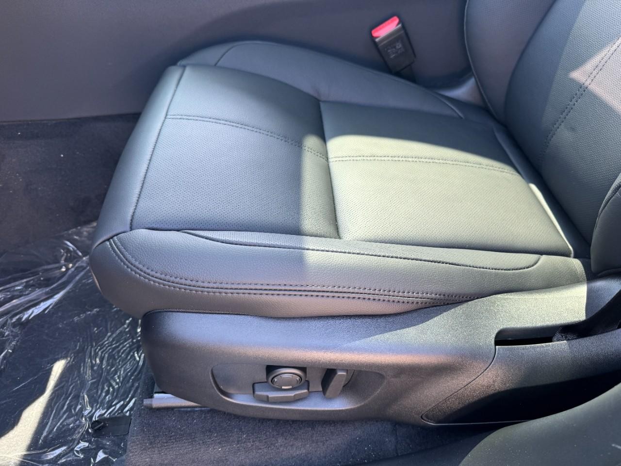 Land Rover Range Rover Velar Vehicle Full-screen Gallery Image 24