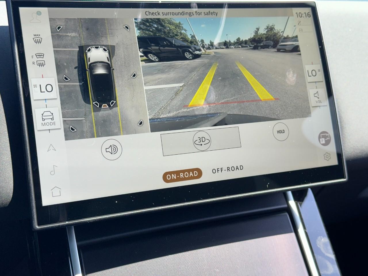 Land Rover Range Rover Velar Vehicle Full-screen Gallery Image 29