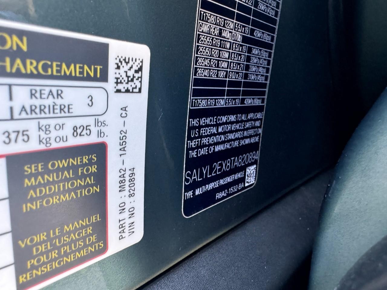 Land Rover Range Rover Velar Vehicle Full-screen Gallery Image 30