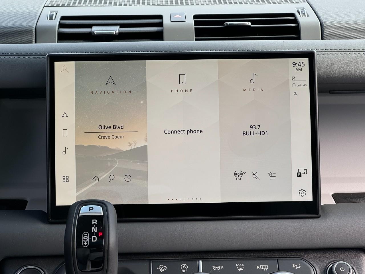 Land Rover Defender Vehicle Full-screen Gallery Image 17