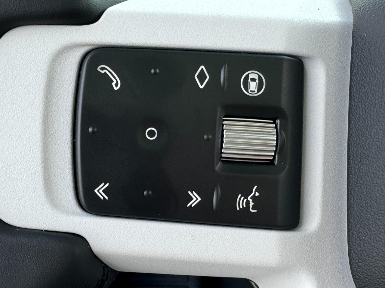 Land Rover Defender Vehicle Full-screen Gallery Image 32