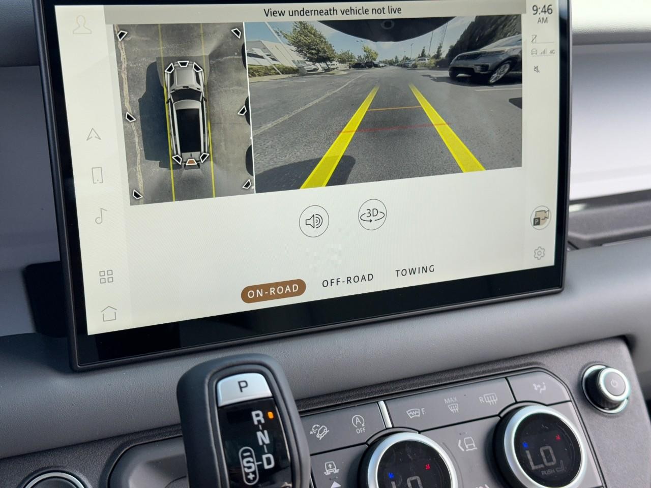 Land Rover Defender Vehicle Full-screen Gallery Image 35