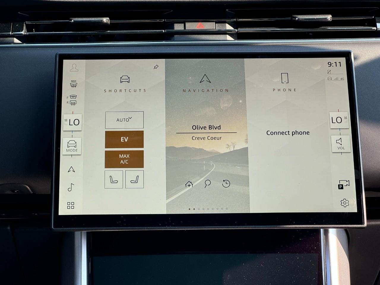 Land Rover Range Rover Vehicle Full-screen Gallery Image 15