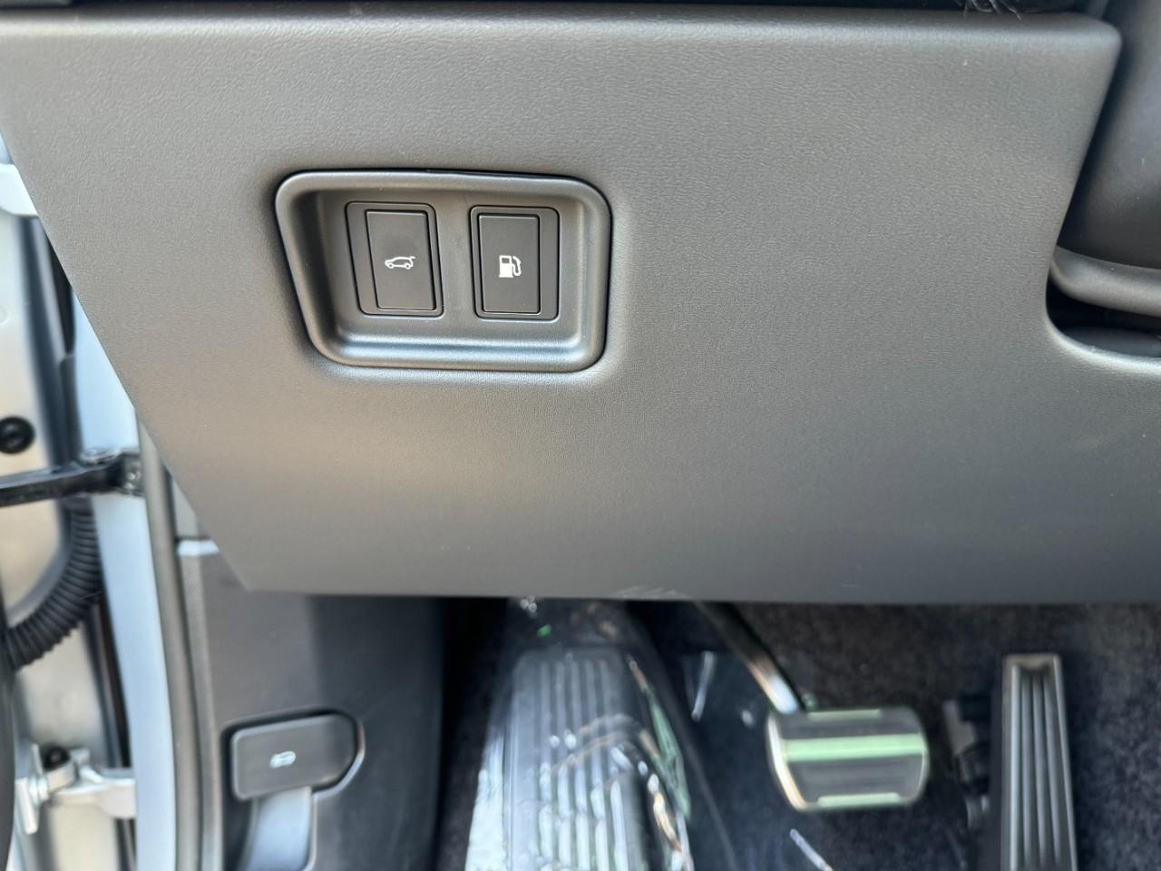 Land Rover Range Rover Vehicle Full-screen Gallery Image 29