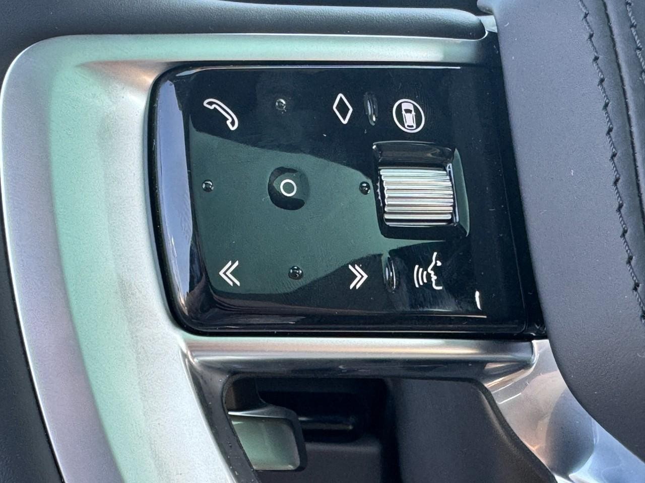 Land Rover Range Rover Vehicle Full-screen Gallery Image 30