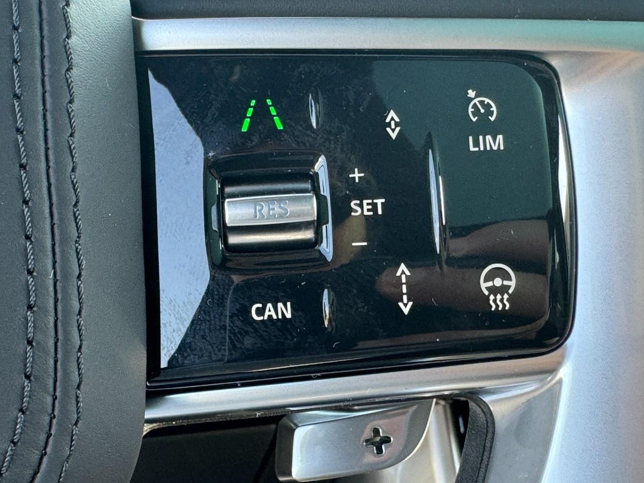 Land Rover Range Rover Vehicle Full-screen Gallery Image 31