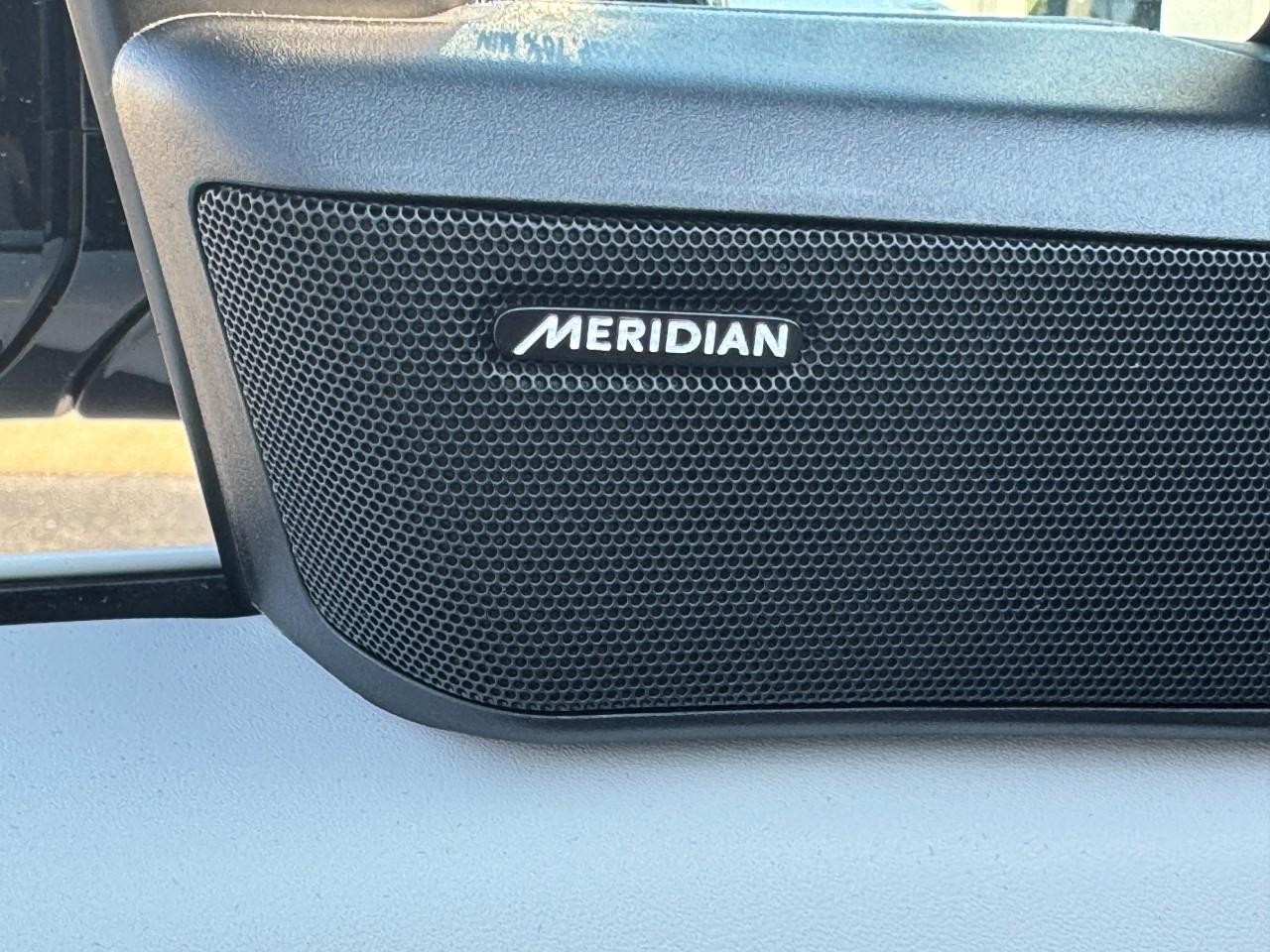 Land Rover Range Rover Sport Vehicle Full-screen Gallery Image 23