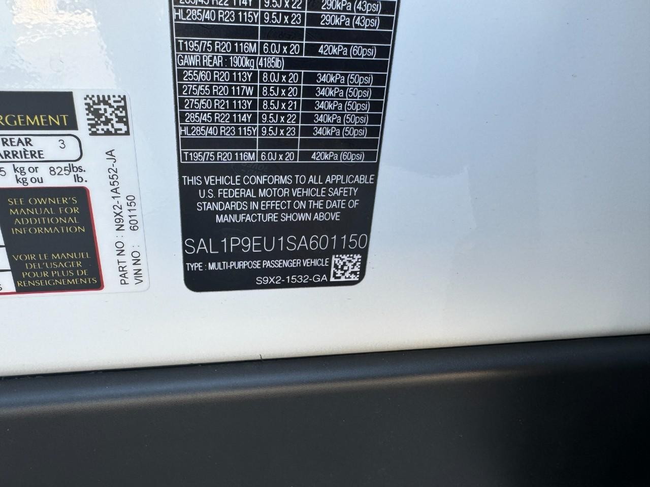 Land Rover Range Rover Sport Vehicle Full-screen Gallery Image 34