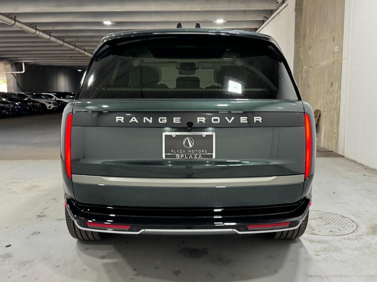 Land Rover Range Rover Vehicle Full-screen Gallery Image 9