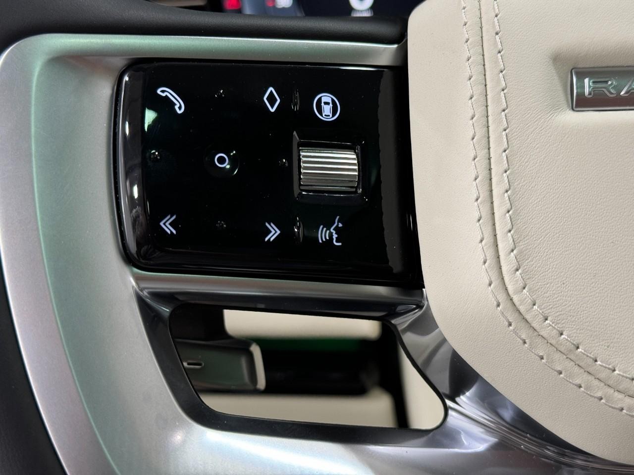 Land Rover Range Rover Vehicle Full-screen Gallery Image 30