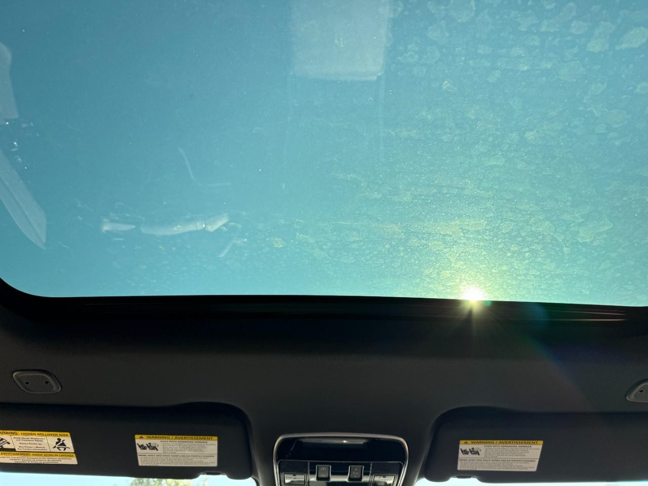 Land Rover Range Rover Sport Vehicle Full-screen Gallery Image 12