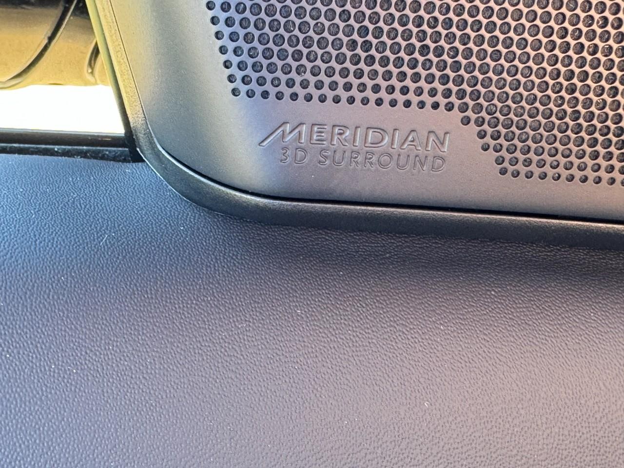 Land Rover Range Rover Sport Vehicle Full-screen Gallery Image 23