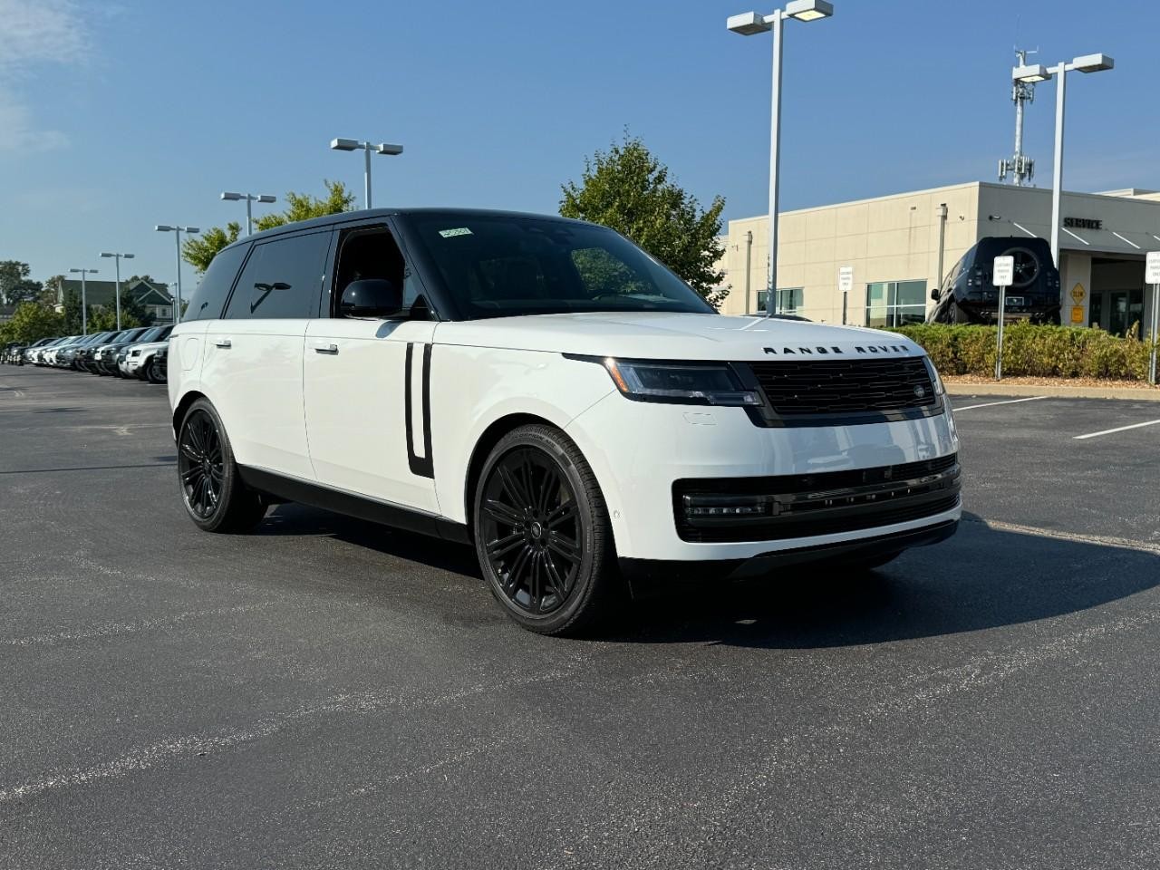 Land Rover Range Rover Vehicle Full-screen Gallery Image 6