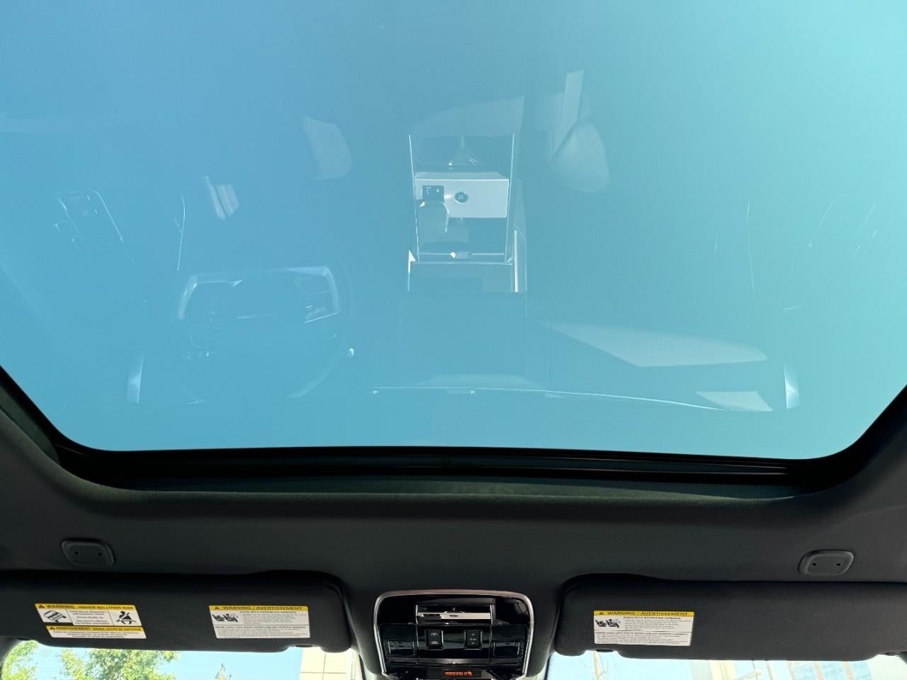 Land Rover Range Rover Vehicle Full-screen Gallery Image 12