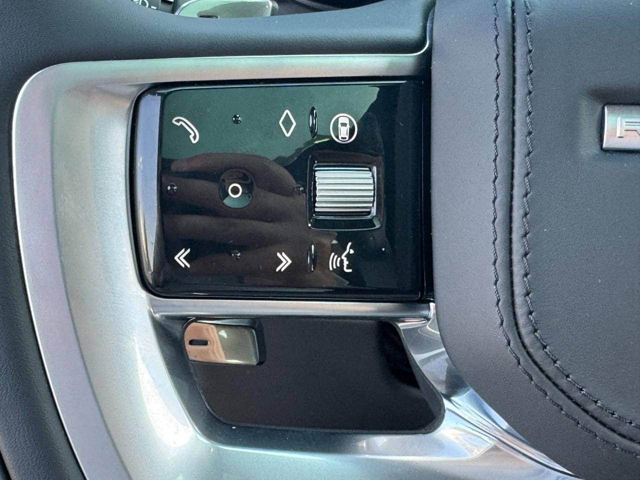 Land Rover Range Rover Vehicle Full-screen Gallery Image 29