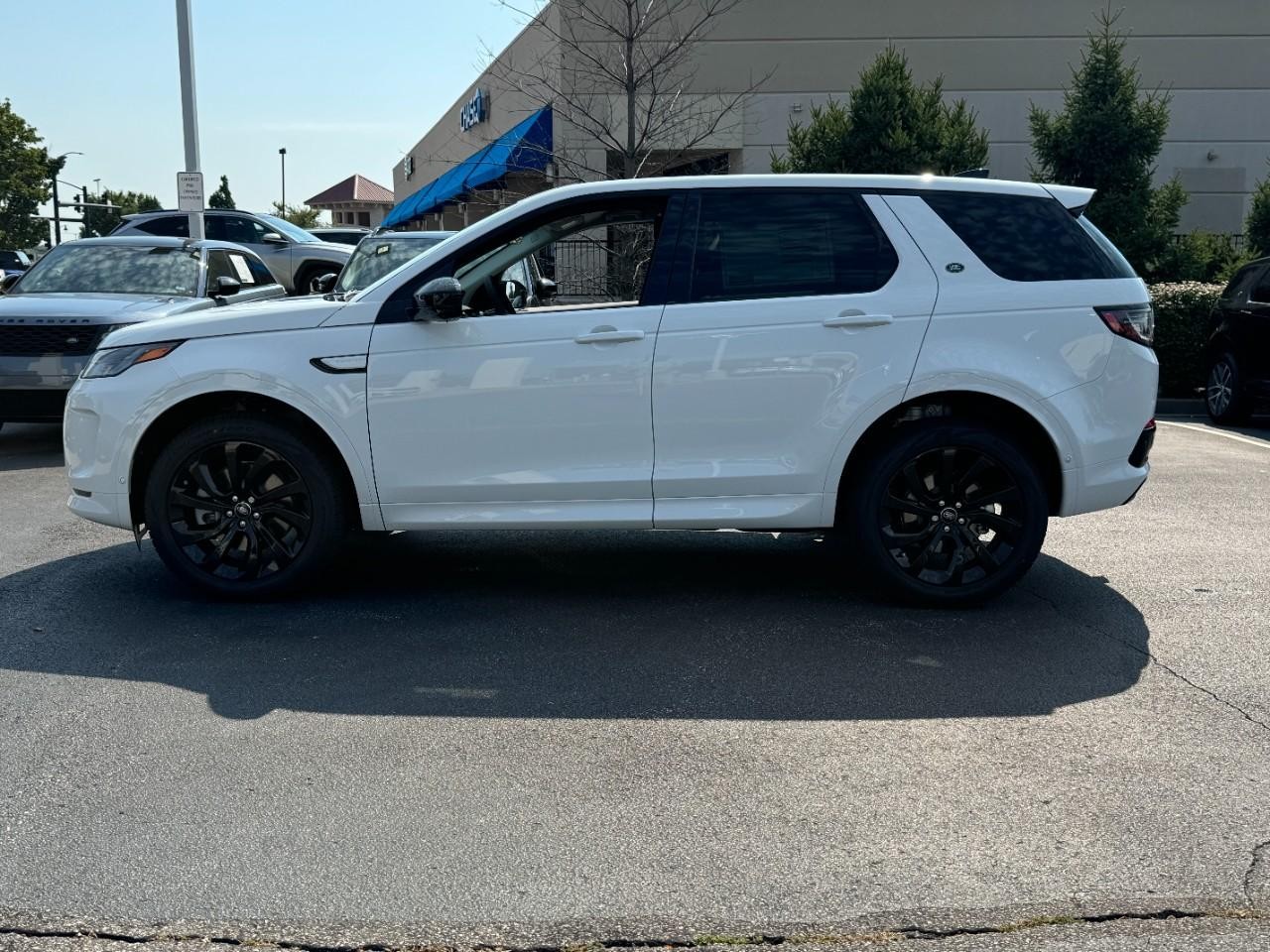 Land Rover Discovery Sport Vehicle Full-screen Gallery Image 2