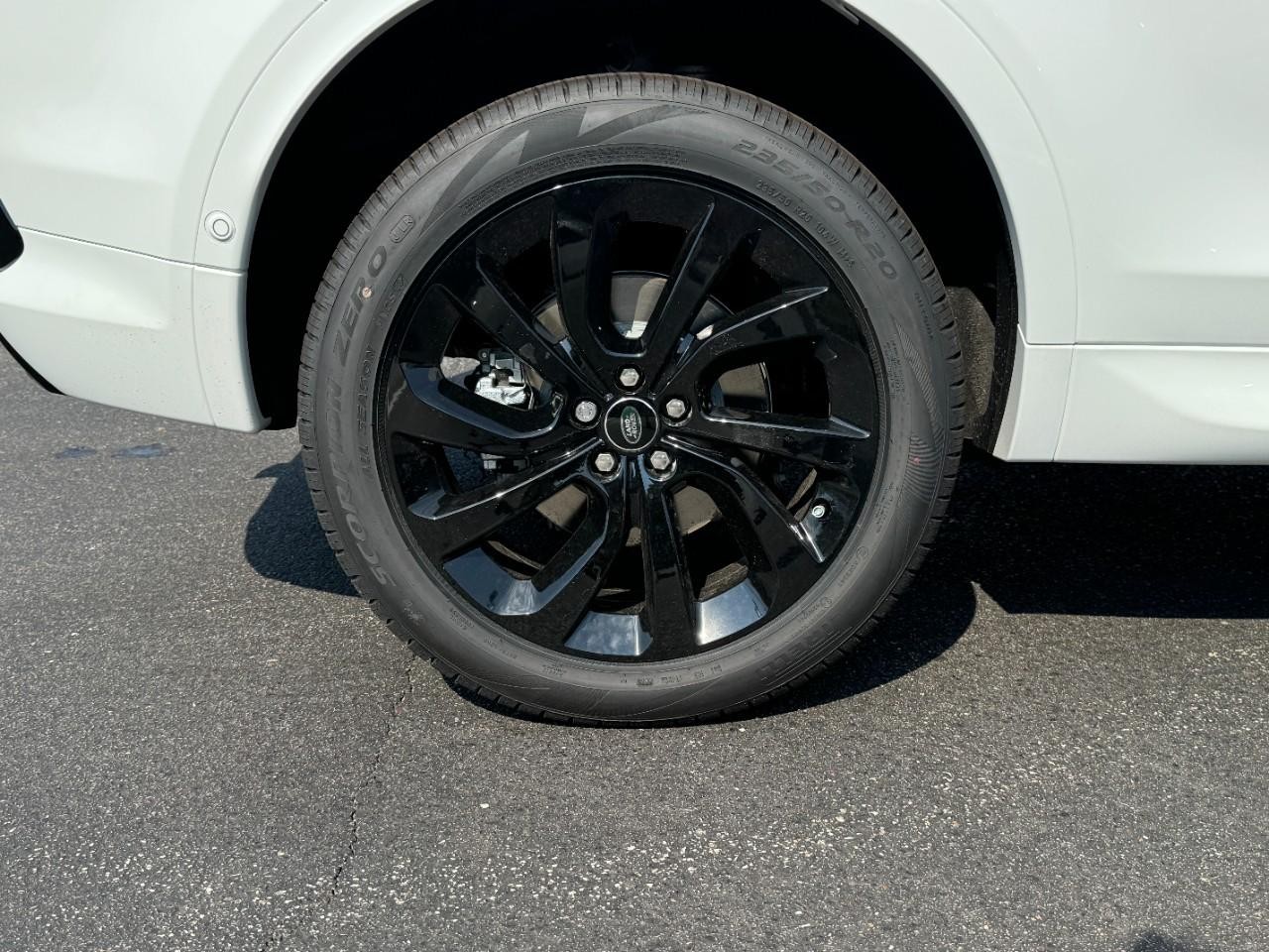 Land Rover Discovery Sport Vehicle Full-screen Gallery Image 5