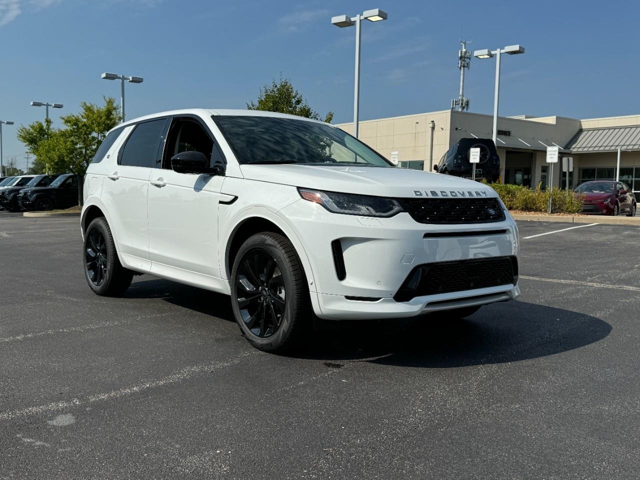 Land Rover Discovery Sport Vehicle Full-screen Gallery Image 6