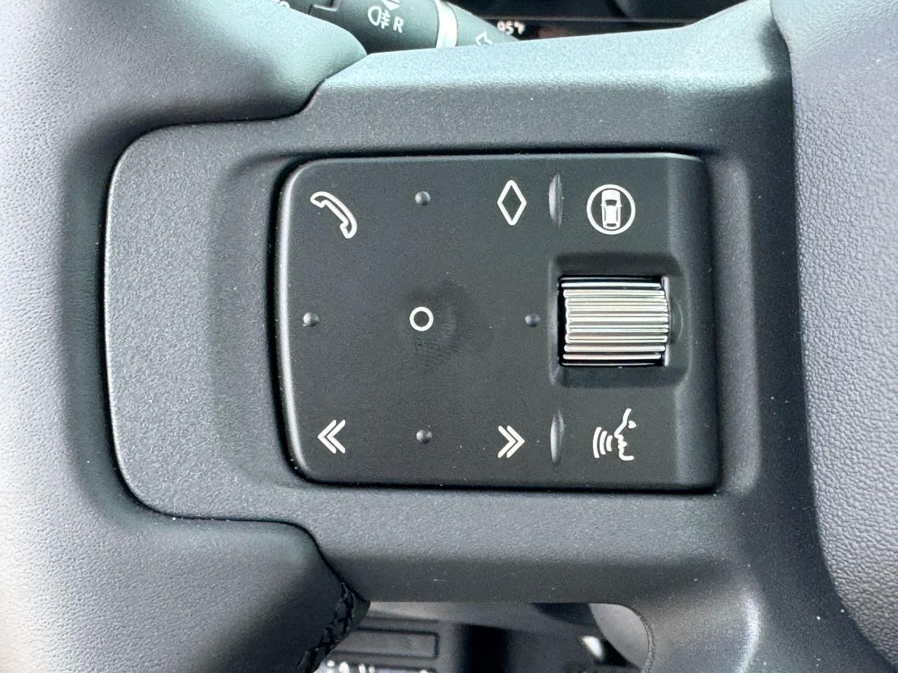 Land Rover Defender Vehicle Full-screen Gallery Image 33