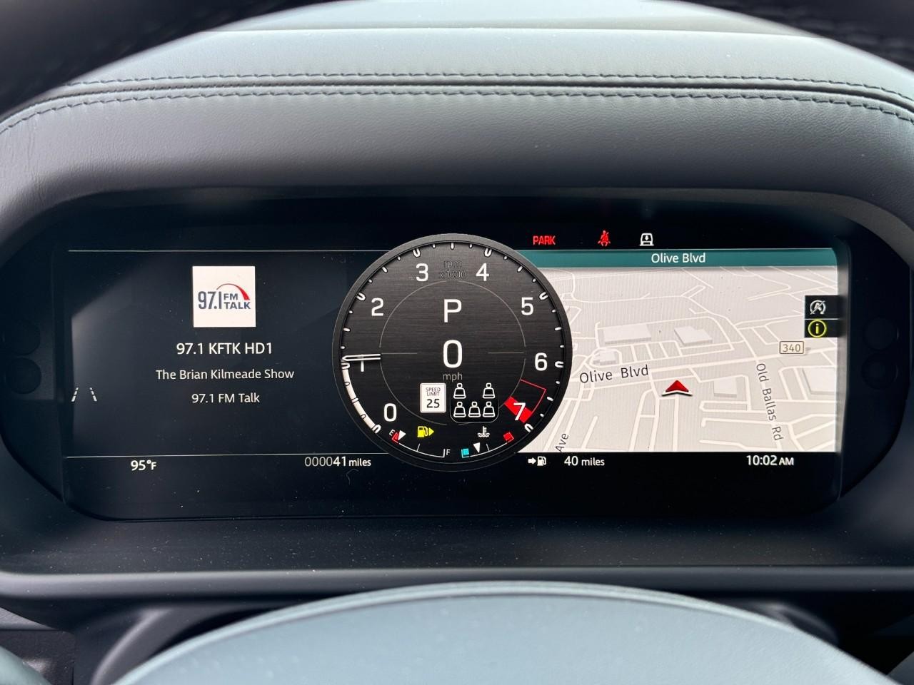 Land Rover Defender Vehicle Full-screen Gallery Image 35